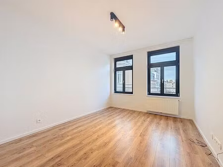 duplex à louer à rue hydraulique 26 saint-josse-ten-noode (vbd69109)