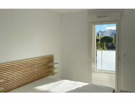location appartement  m² t-2 à la garde  871 €