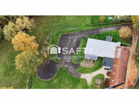 vente locaux professionnels 495 m² à gourdon (46300)  549 000 €