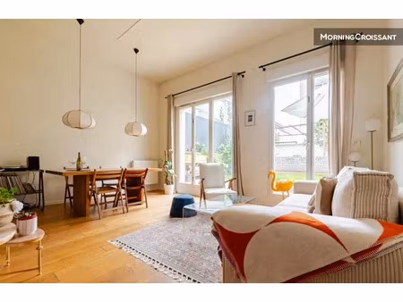 location meublée appartement 3 pièces 62 m² à la plaine saint denis (93210)  2 050 €