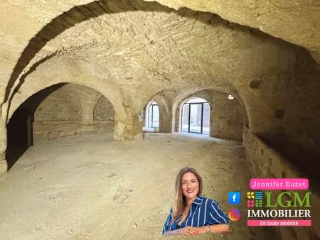 local commercial d’exception au cœur de sommières■idéalement situé à sommières  ce local c