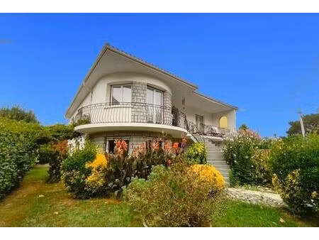 maison de 6 pièces  277m²  en vente à billère