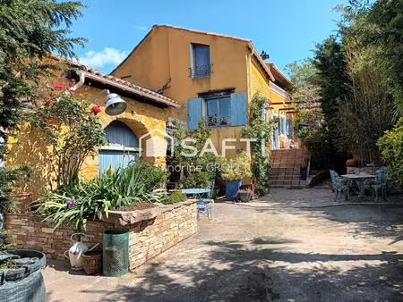 maison 135m² avec jardin  piscine  dependances et terrain en bord de riviere