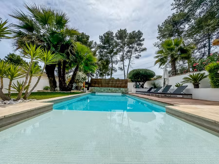 exclusivité villetelle propriété provençale avec dépenda