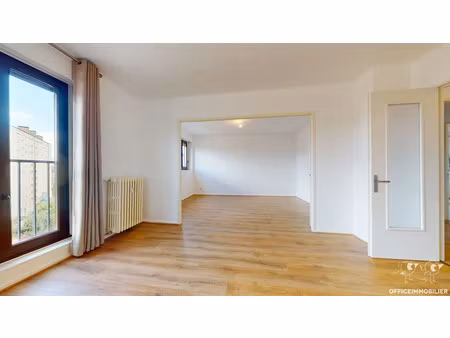 location appartement 3 pièces 65 m² à besançon (25000)  790 €