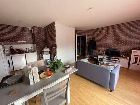 location appartement 2 pièces à saint-méen-le-grand (35290) : à louer 2 pièces / 45m² sain