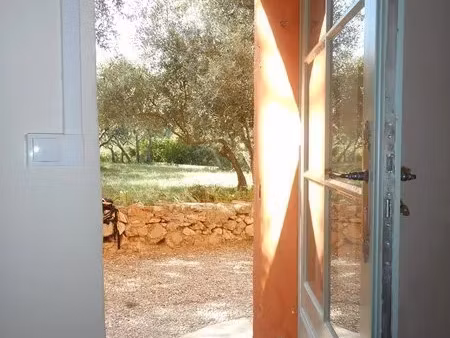 location appartement 2 pièces 50 m² à aix-en-provence (13090)  800 €