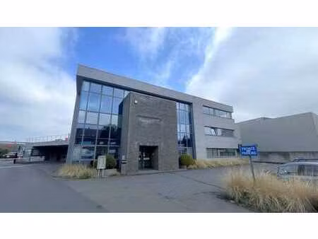 espace de bureau classé avec parking à louer à aartselaar