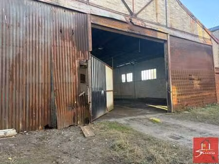 entrepôt avec permis accordé pour 3 appartements