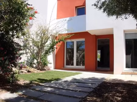 location meublée maison 4 pièces 95 m² à sète (34200)  1 900 €