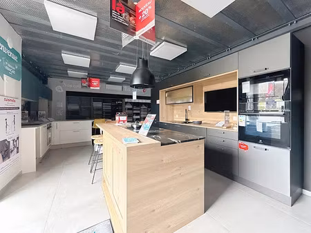 location locaux professionnels 156.67 m² à la côte-saint-andré (38260)  1 490 €