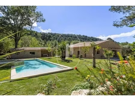 villa de luxe à vendre à saumane-de-vaucluse : 1 385 000 € | 157m²
