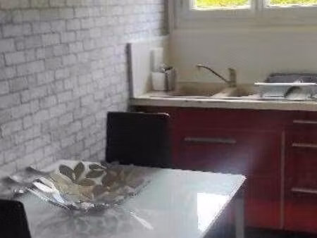 location appartement 2 pièces à saint-seurin-de-cursac (33390) : à louer 2 pièces / 46m² s