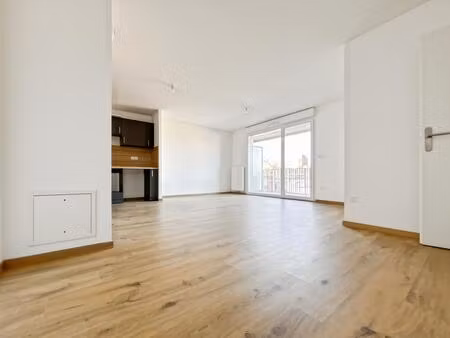 a vendre a saint adre lez lilles 3 pieces balcon