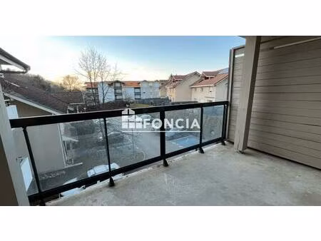 t2 avec balcon et parking privatif