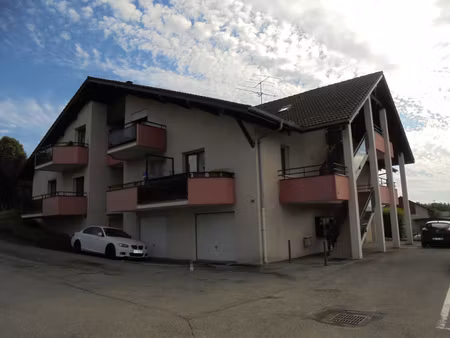 appartement type 1  terrasse  cave et 1 place de parking