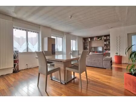 appartement trois chambres dans bourg