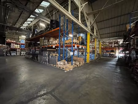 local d'activite 5700m2 sur 10 000 m²   terrain