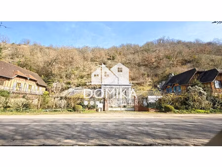 propriété 2 maisons à colombage avec serre en fer forgé styl