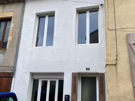 maison de village tous commerces avec cour et puits 18 000 €