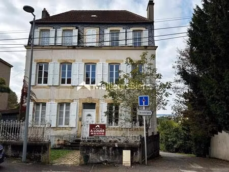 f4 ancien complètement rénové