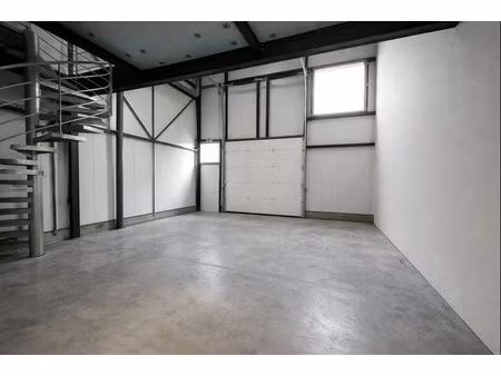 local mixte artisanal-stockage-bureaux de 97 35 m² - sene