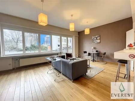 appartement à louer avec terrasse et 1 chambre   saint-gilles (vbd69333)