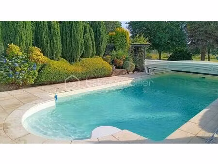 maison de 322 m² à trebedan