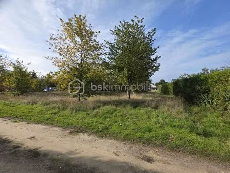 terrain de 1 831 m² à cerans-foulletourte