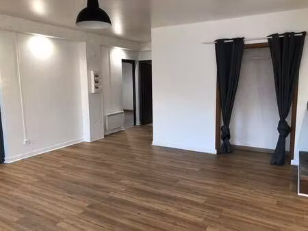 location appartement 3 pièces à la chèze (22210) : à louer 3 pièces / 70m² la chèze