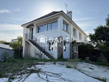 spacieuse maison avec jardin en bord de rivière !