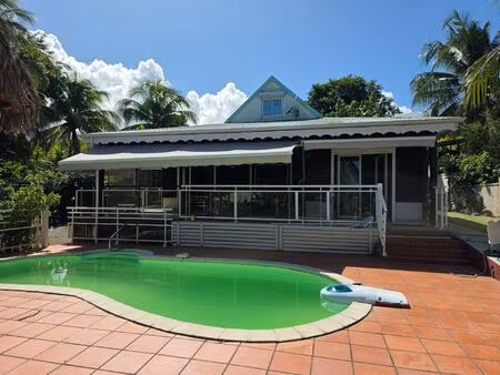 maison à deux pas de la plage et des commodités!