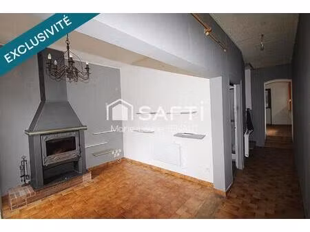 maison de village - cour - 2 chambres