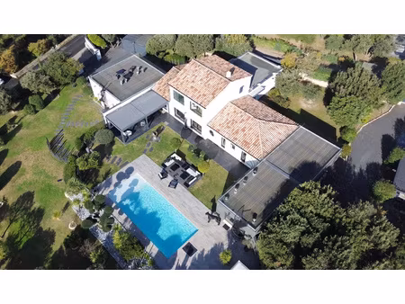 propriete d'exception - elegance et raffinement - gordes