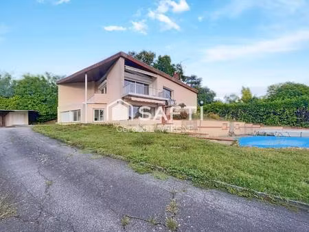 maison a rénover entièrement. fort potentiel