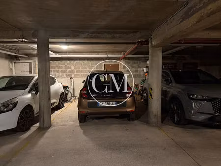 versailles saint louis place de stationnement