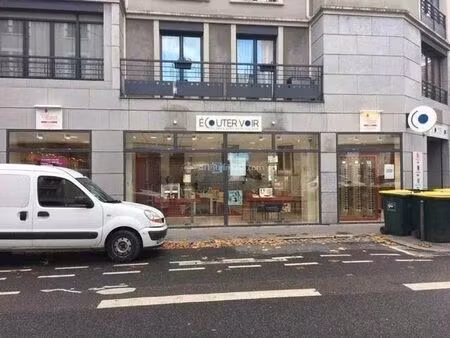 vente local commercial 3 pièces 227 m2 à lyon 9