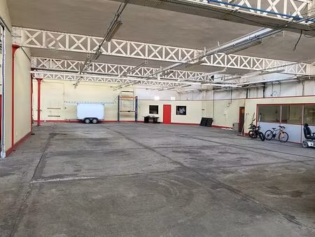 vente local d'activités neaufles st martin 4 500 m²