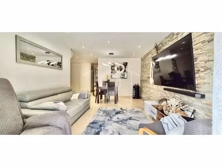 le golfe juan 3p 64 m² - etage élevé - garage