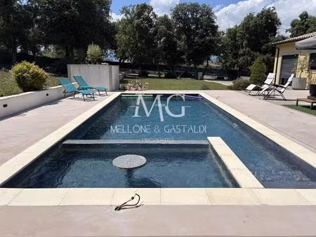 villa contemporaine de prestige avec piscine et appartement indépendant  à deux pas du lac