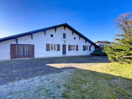 maison 140 m² avec dépendances et 18 000 m² de terrain
