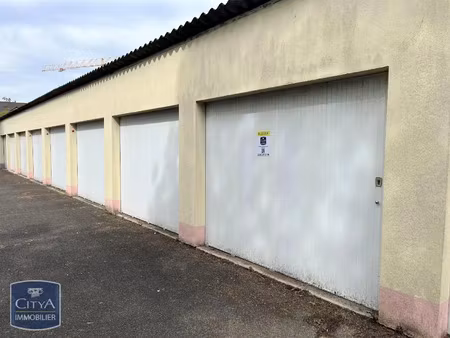 parking à louer - saint-pierre-des-corps (37) - 90€