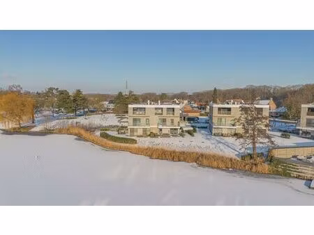 recent appartement met uitzicht over het donkmeer