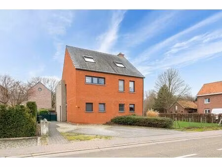 opbrengsteigendom met 2 verhuurde appartementen in rustige omgeving te sint-truiden