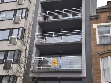 instapklaar recent appartement met terras op een centrale ligging