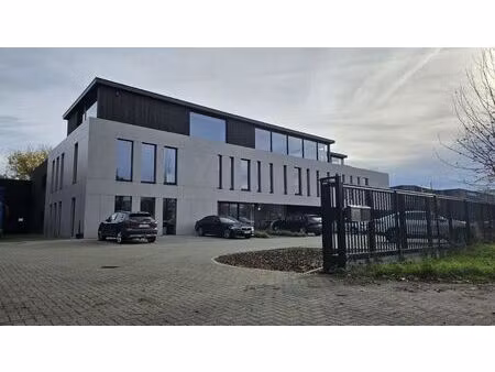 semi-industrieel bedrijfsgebouw op toplocatie