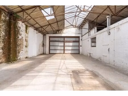 statige woning met ruime loods