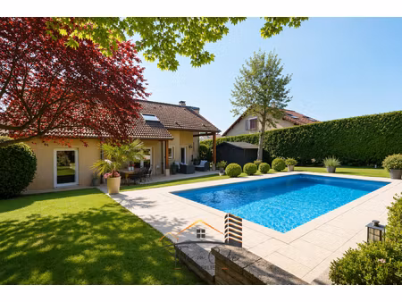 jussy : vaste maison recente f8 avec piscine