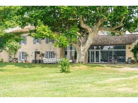 maison de luxe à vendre à mollégès : 750 000 € | 250m²