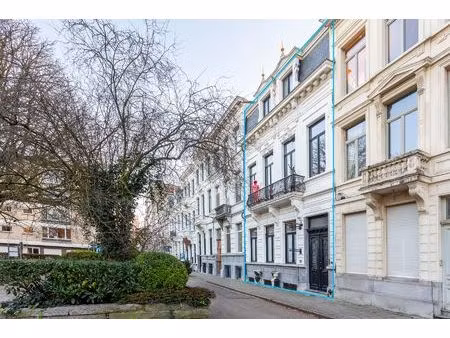 riante herenwoning met zicht op het kmska